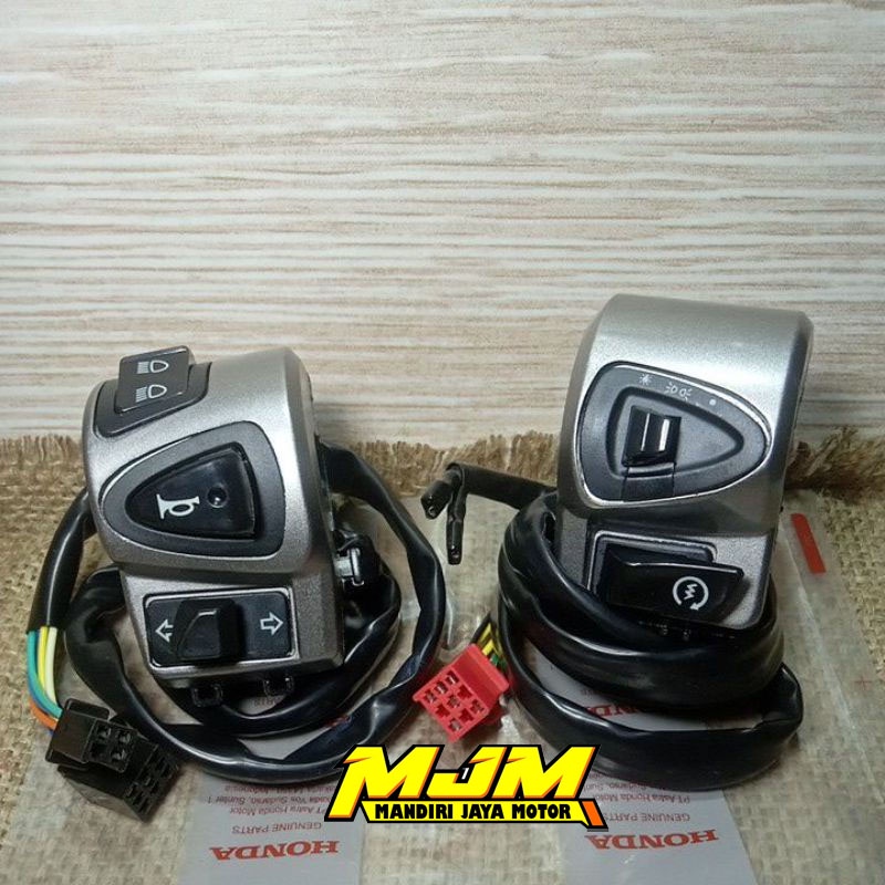 SAKLAR SET KIRI DAN KANAN MOTOR HONDA SCOOPY KARBU SCOOPY F1 HOLDER SET