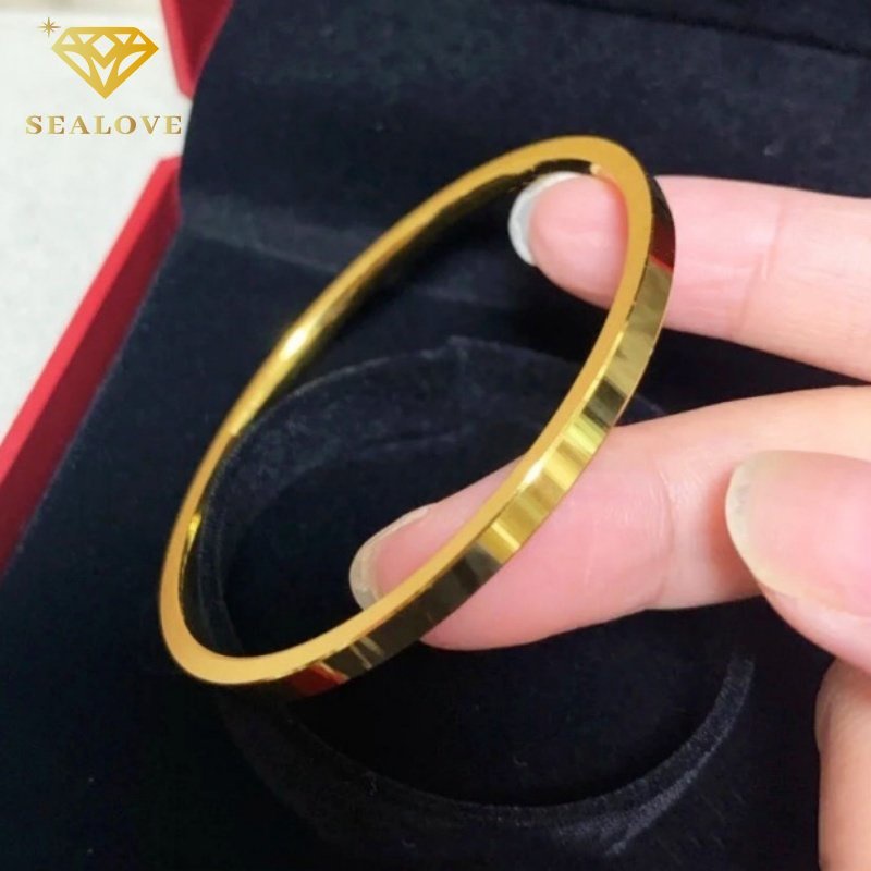 Gelang Bangle Bahan Titanium Warna Emas Gaya Vintage Untuk Wanita