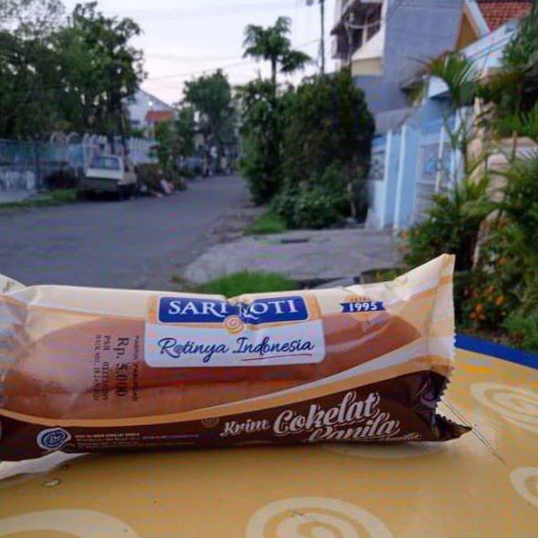 

↕ Sari Roti Krim Coklat Vanila ₿