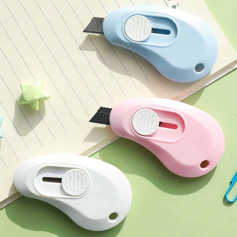 

CUTTER PISAU MINI LUCU PEMOTONG KERTAS WARNA PASTEL KATER TRAVEL