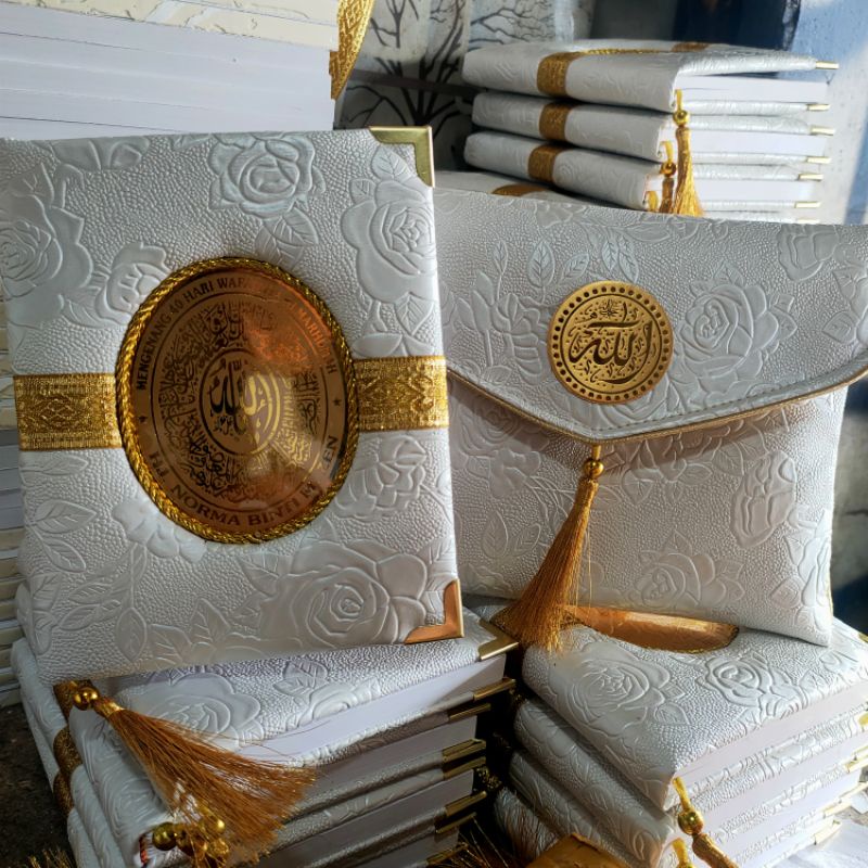 

Cetak Yasin Paket Dompet 208 Hal Glosy (Minimal 30 Pcs)