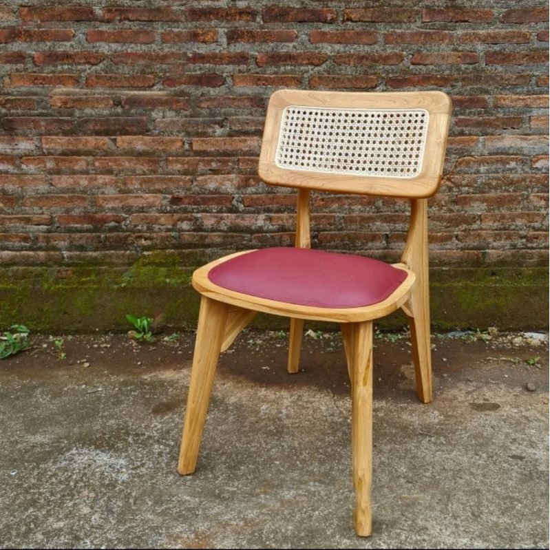 kursi makan rotan sintetis / kursi caffe cantik busa empuk kursi kayu minamalis