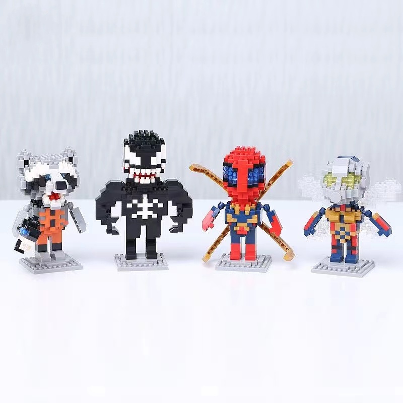 Ornamen Miniatur Robot Avengers Spider Man Venom Wars Other Untuk Ruang Tamu