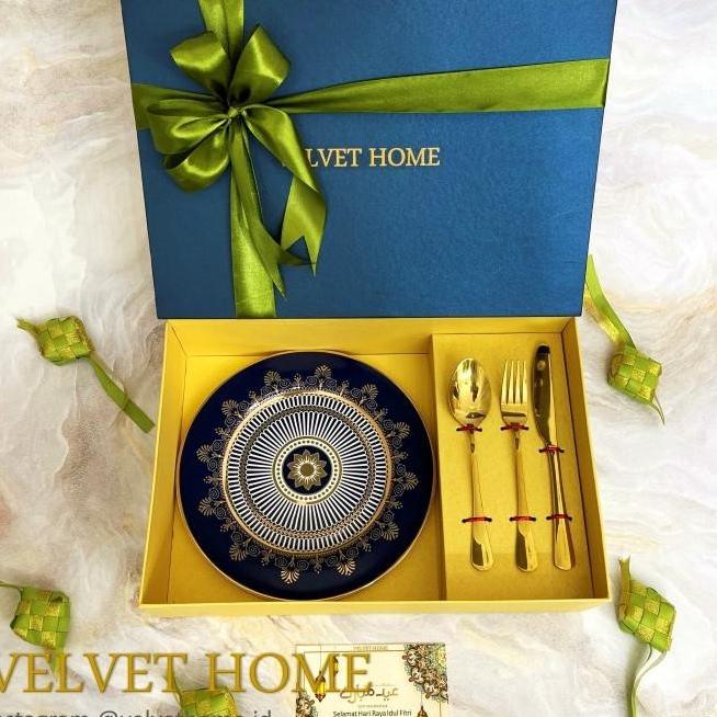 MURAH SET HAMPERS PIRING MAKAN HIAS CUTLERY PARCEL NATAL IDUL FITRI G6945654ERE