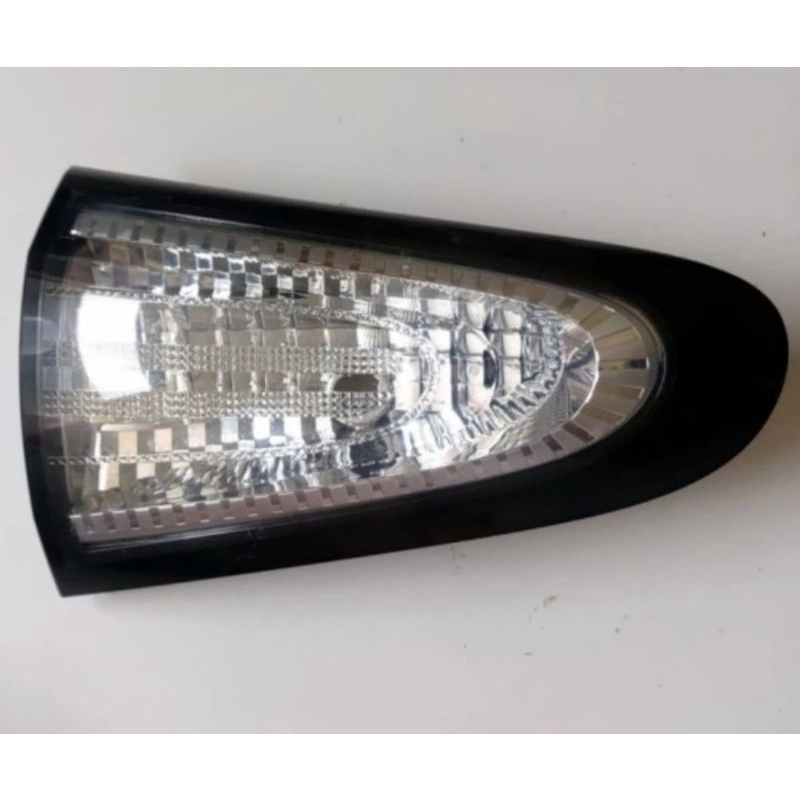 Lampu Reflektor Bagasi Toyota Sienta
