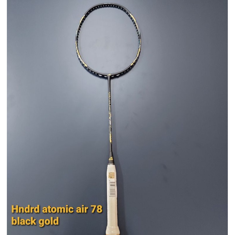 RAKET BADMINTON HNDRD ATOMIC AIR 78 BLACK GOLD ORIGINAL