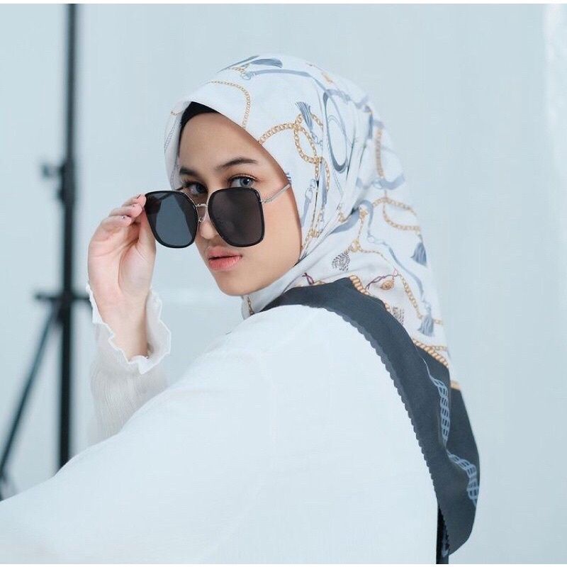 Vanilla Hijab Everyday Scarf Chain (Ivory)