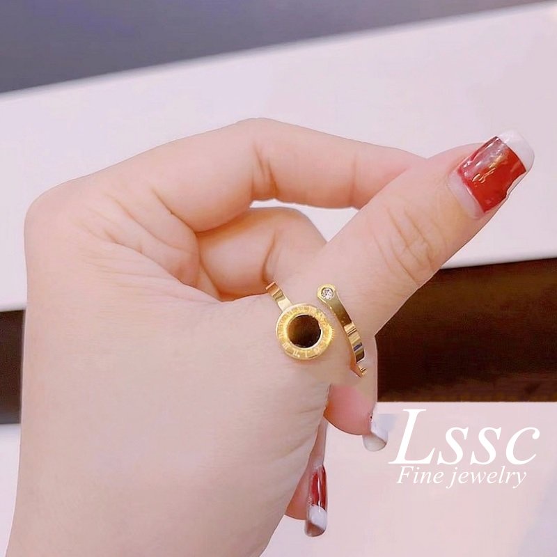 Cincin Titanium Wanita Bulat Hitam Romawi Cantik Emas 18K Anti Karat Aksesoris Perhiasan Korea Fashion