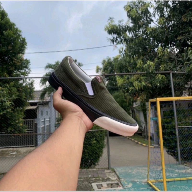 BRULEE PROJECT - SLIP ON CORDUROY MILITARY ARMY