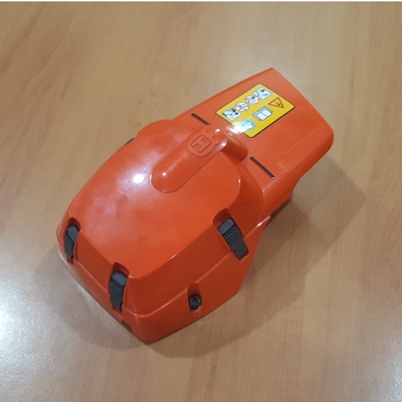 Engine Cover Tutup Mesin atas 390XP 390 XP HUSQVARNA ORIGINAL