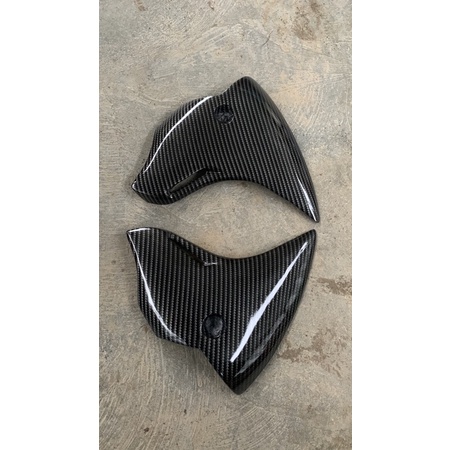 Kupingan spakbor GSX CARBON  kupingan spakbor depan gsx 150 R/S