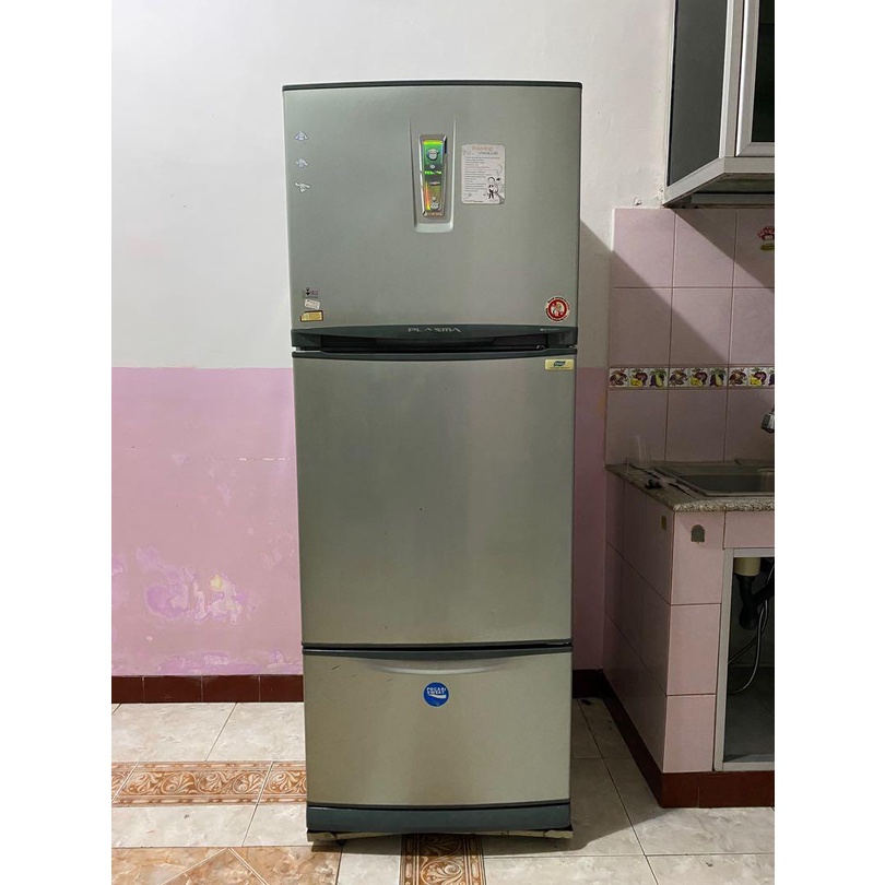[PRELOVED] Kulkas Toshiba Plasma Refrigerator 3 Pintu Grey Murah
