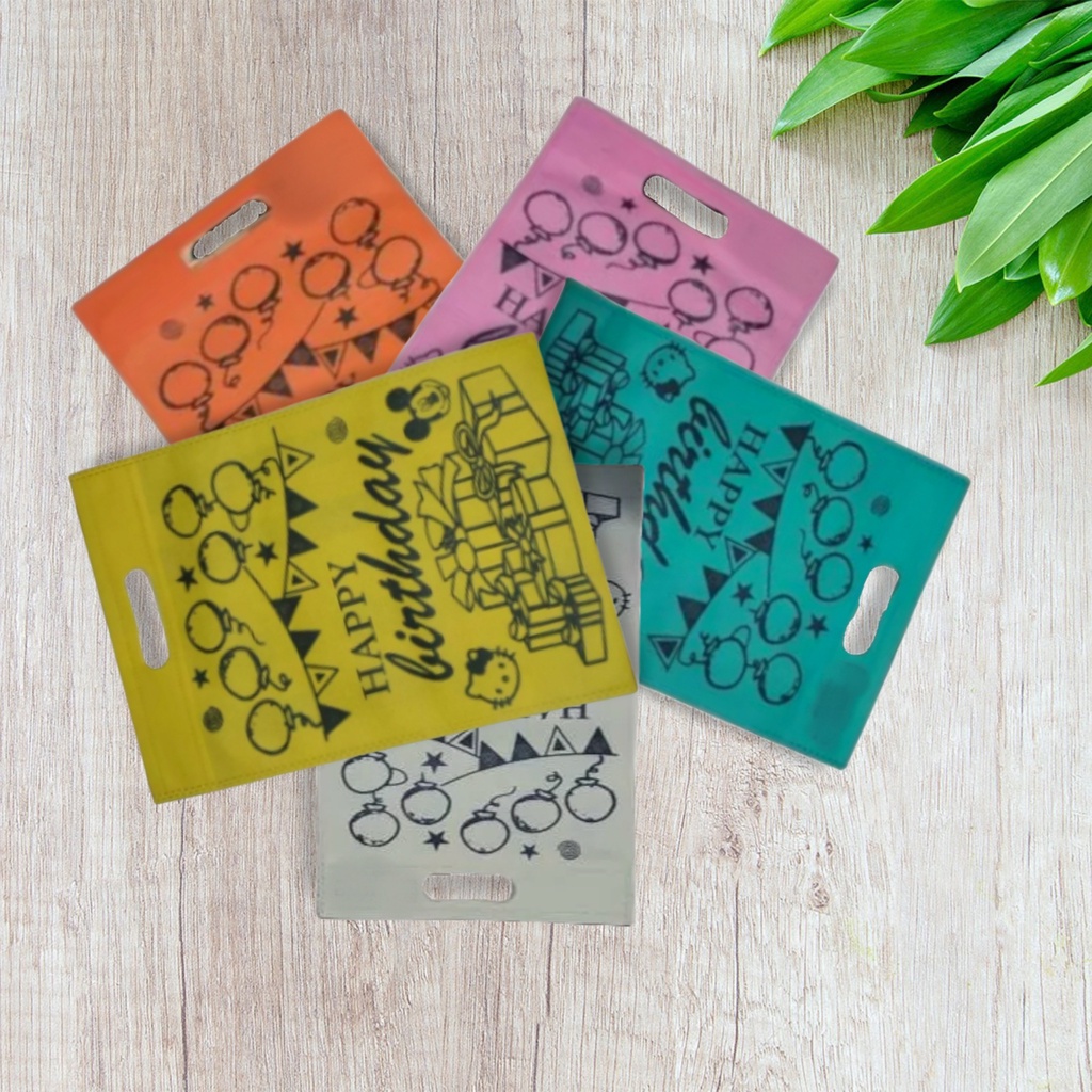 

COD isi 10 pcs Tas Kain Spunbond Oval Goodie Bag Ultah Ukuran 25x35 cm Karakter Ulang Tahun Anak Laki Laki Perempuan / Nasi Bento Goody paper tote Murah