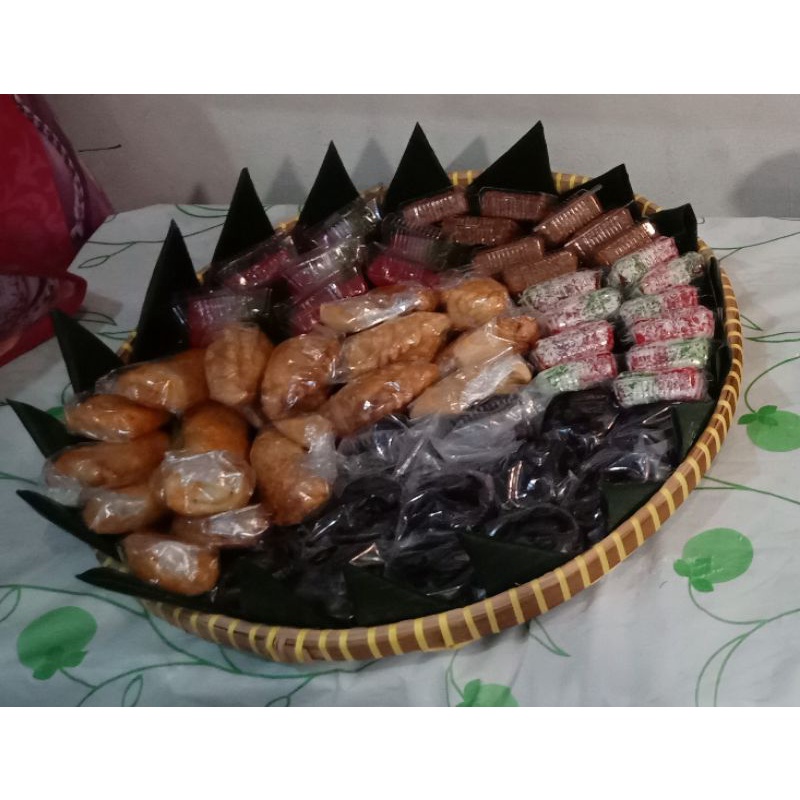 

kue tradisional untuk acara-acara natal, ulang tahun, arisan, dll