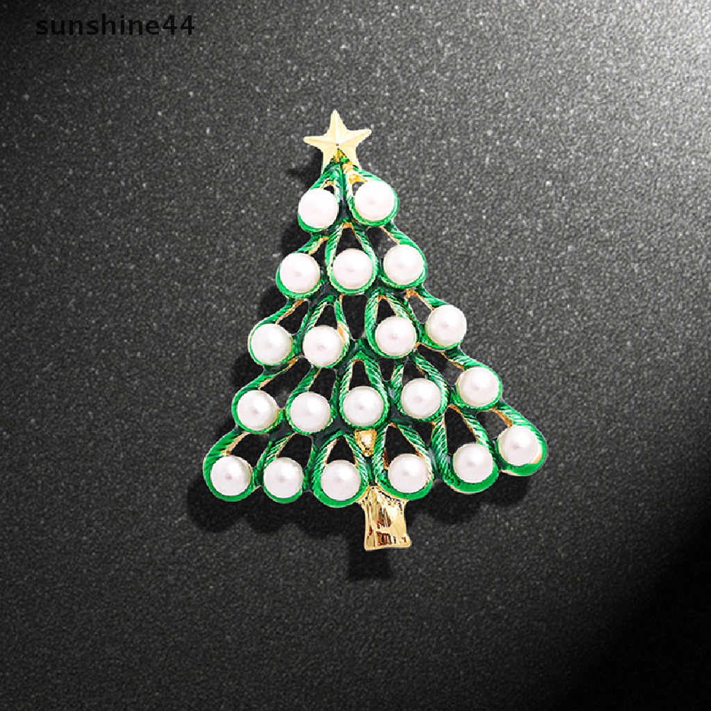 Bros Pin Enamel Desain Santa Flamingo Pohon Natal Snowman Snowflake Gaya Kasual Untuk Wanita