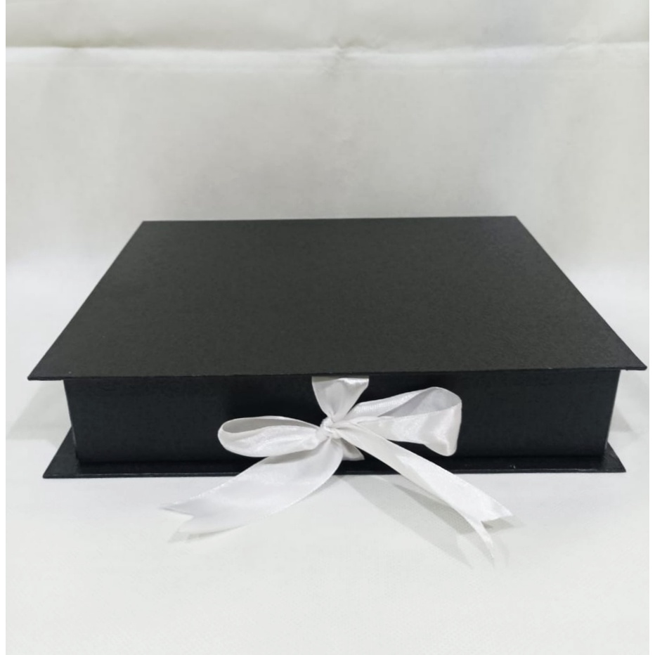 

Kotak Kado Eksklusif / Gift Box / Kotak kado harrdbox / hardbox buku