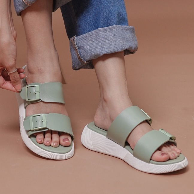 SARASARA YUK - Sandal Wanita Slop Casual Model Birken Sol Puyuh SARA SARA JEAN ALL COLOR Sendal Cewek Kulit Santai Strap Gesper dua Empuk Size 36 37 38 39 40 Warna Black Hitam Putih Selop Anti Slip Premium Original Terbaru Shoes ORI Mall Official Store