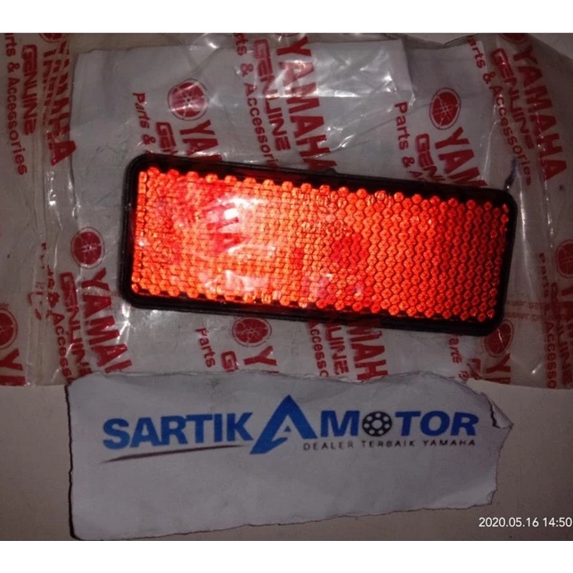Original Rear Reflector Assy ( Mata Kucing ) Yamaha Lexi / All New Aerox/ Aerox Old/Fazzio