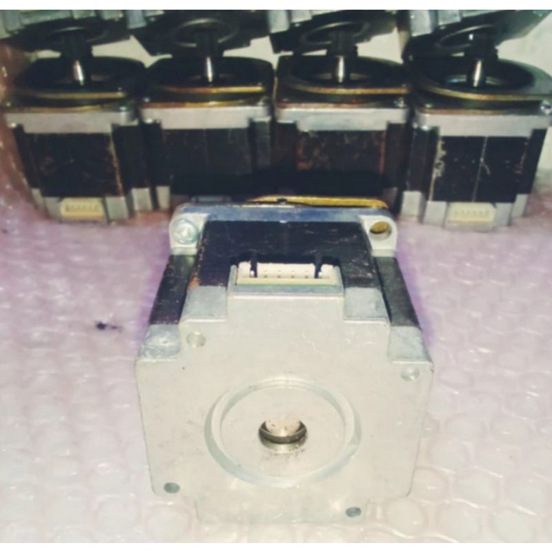 Stepper Motor Type 23KM-K346 - P1V 2,6V - 2,3A