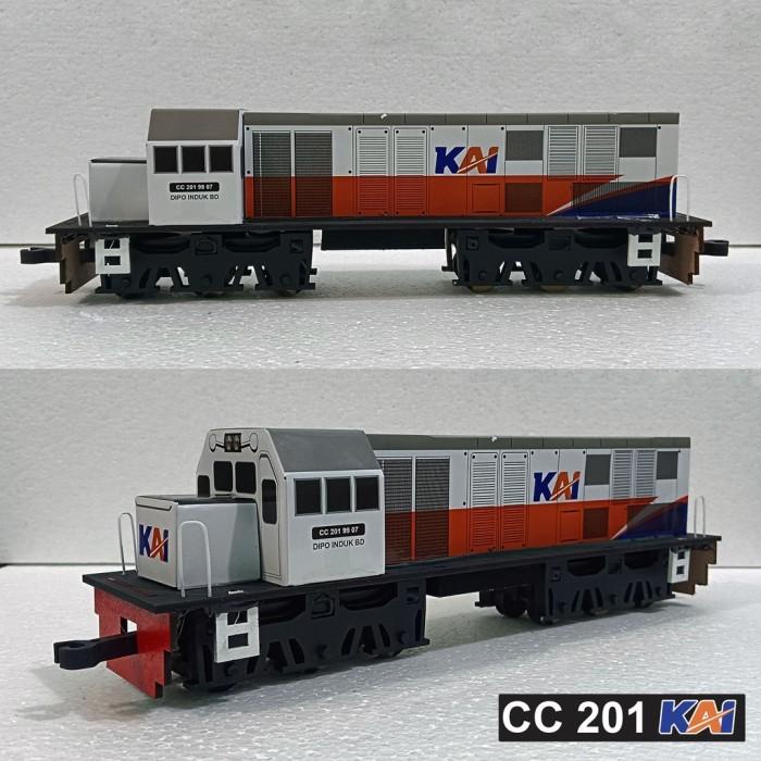 SU459 Kereta api indonesia lokomotif kereta api kayu New