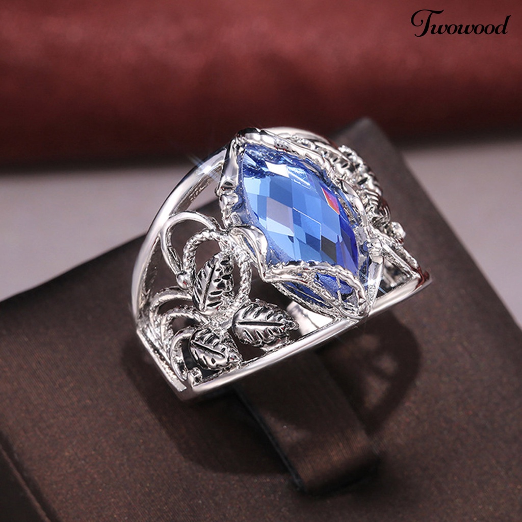 Cincin Bentuk Cabang Bunga Bahan Alloy Gaya Retro Untuk Wanita