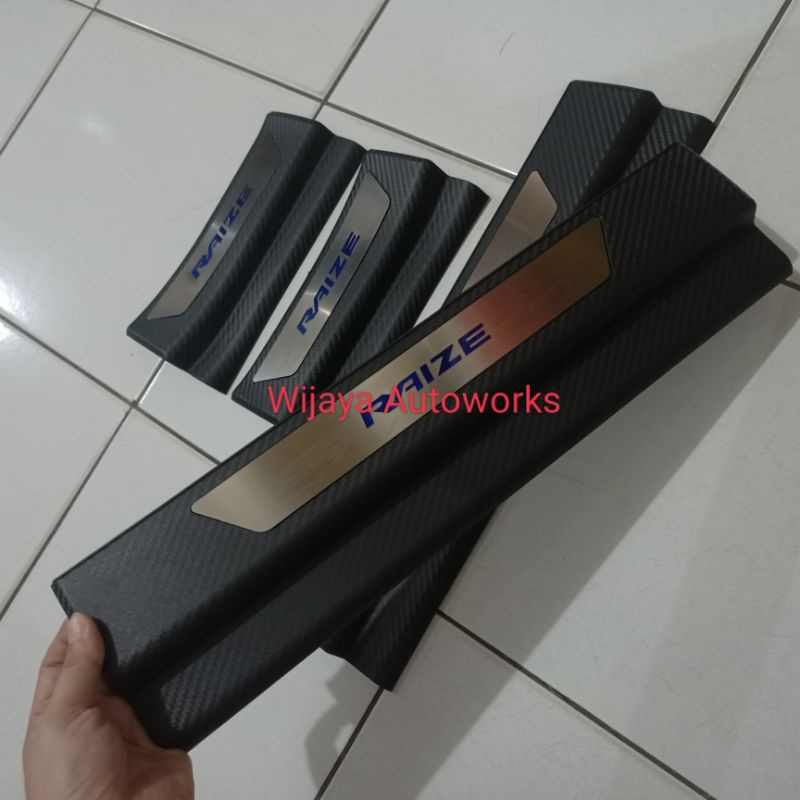 Sillplate samping Non led Toyota Raize motif carbon