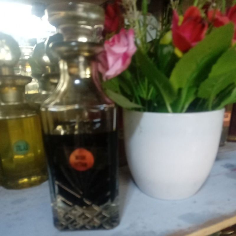 Parfum bibit murni Misik Hitam