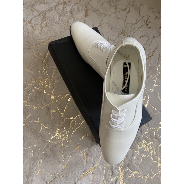 Sepatu pantofel Putih Pria Branded