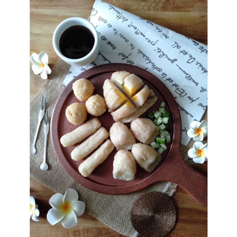 

Pempek Palembang Isi 4 Kapal Selam dan 30 Pempek Kecil - Pempek HIJRAH total