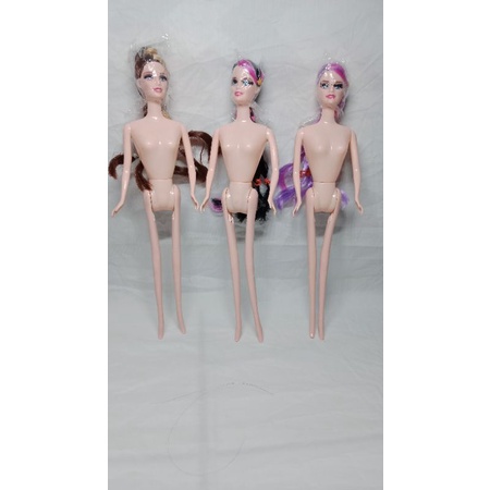 Boneka Barbie lucu