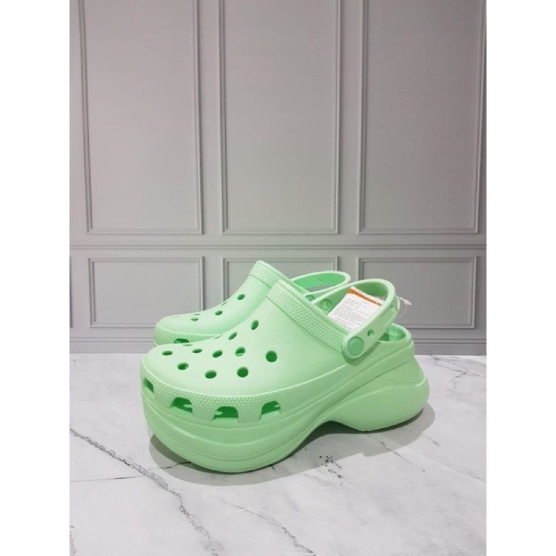 Sendal Wanita Crocs Classic Bae Clog Platform / Sepatu Sandal Wanita Crocs Wedges