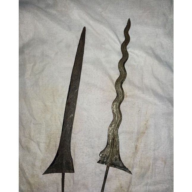 Keris Sengkelat dan Sujen ampel