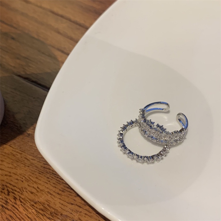 Perhiasan Cincin Jari Lapisan Ganda Bahan Alloy Aksen Berlian Imitasi Gaya Korea Untuk Wanita