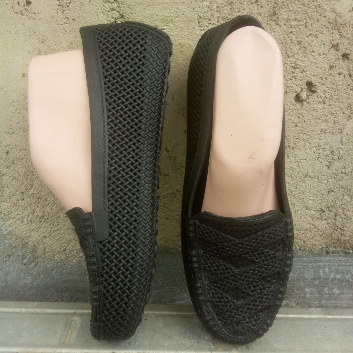 Sepatu Karet Wanita / Jelly Shoes / Flat Shoes - Hitam, 37