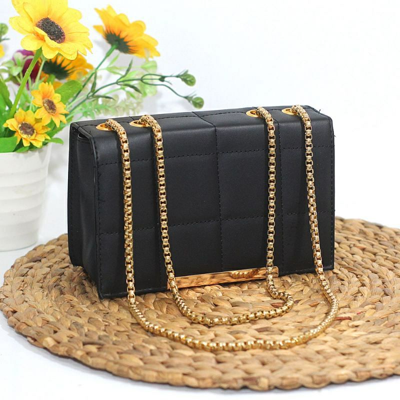 TAS SELEMPANG WANITA LUCIRA RANTAI ULIR