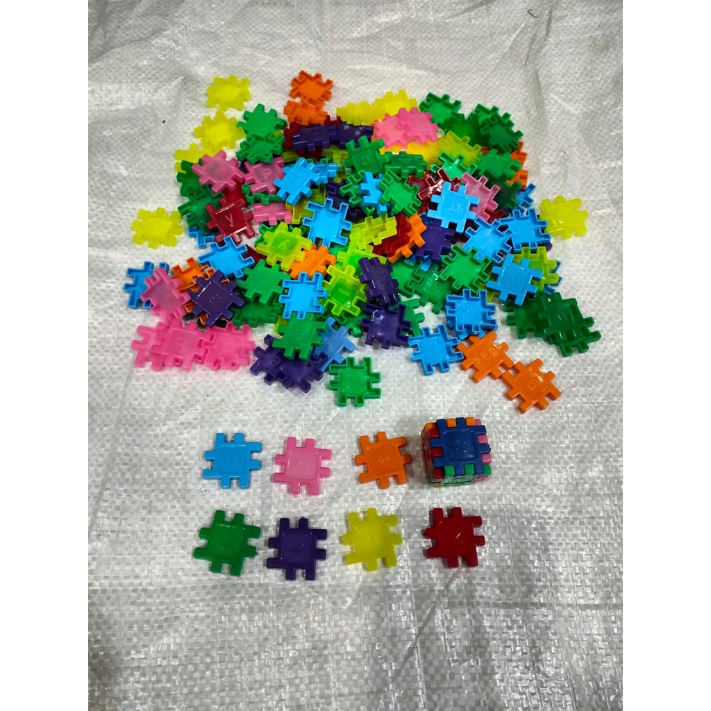 MAINAN PUZZLE MINI KUBUS WARNA CAMPUR - 1 KG