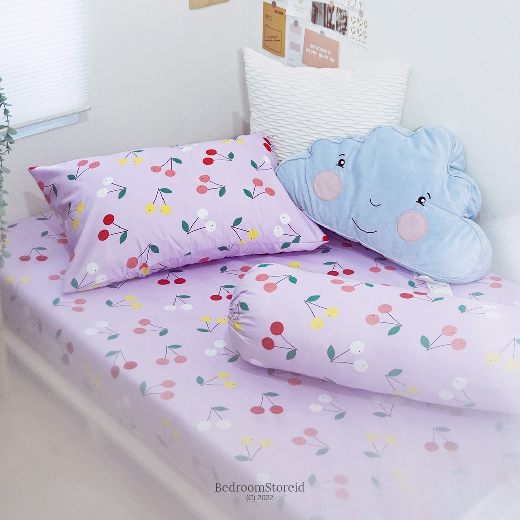 Sprei aesthetic motif Cherry Lavender sudah termasuk sarban dan sargul