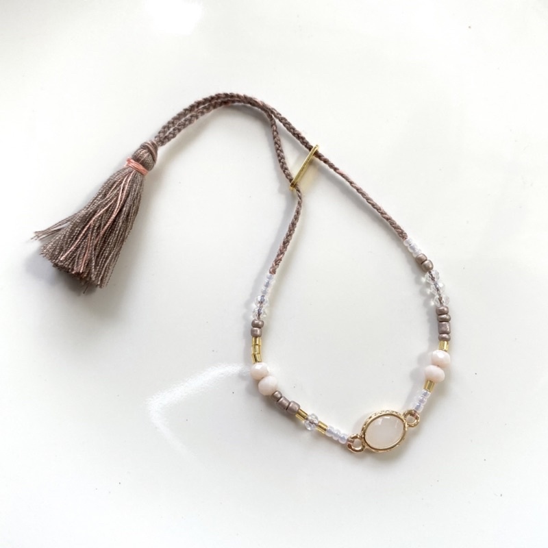 SAVAYA bracelet in white loliastuff (gelang tangan/ gelang etnik/ gelang bali/ gelang beads/ gelang boho)