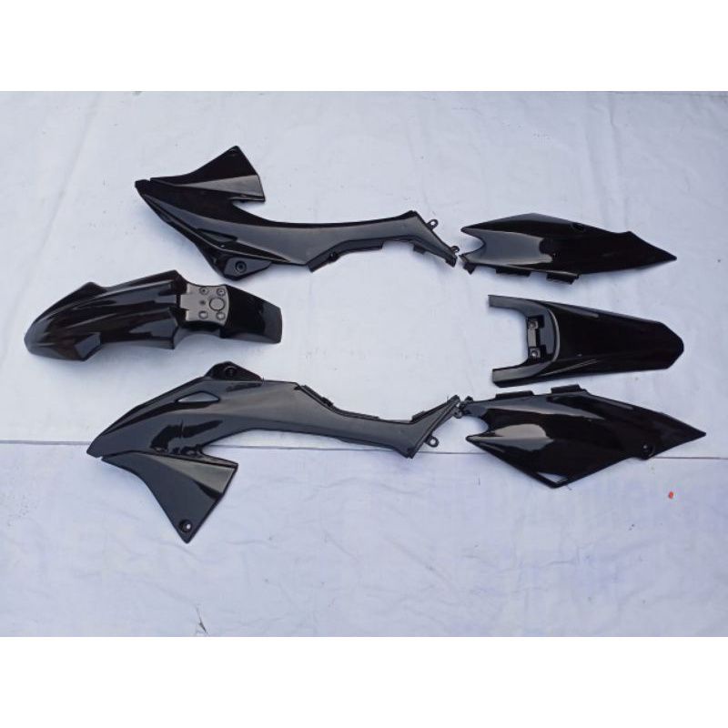Jual body set klx bf body kit Supermoto klx bf tanpa jok tangki satu