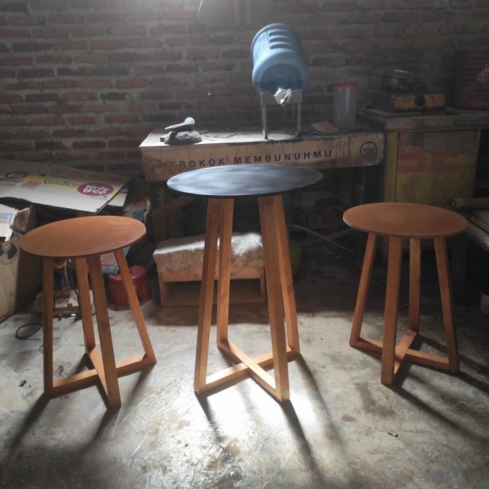 Meja Bar Meja Cafe Set Minimalis Bulat (1 Meja + 2 Kursi)