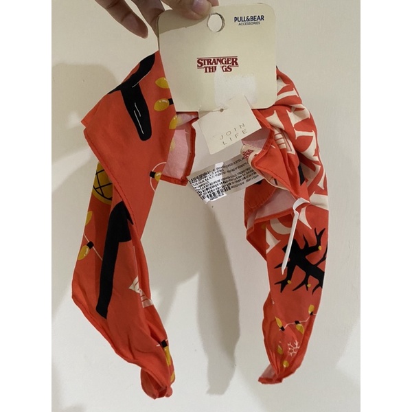 scarf stranger things x pull and bear original