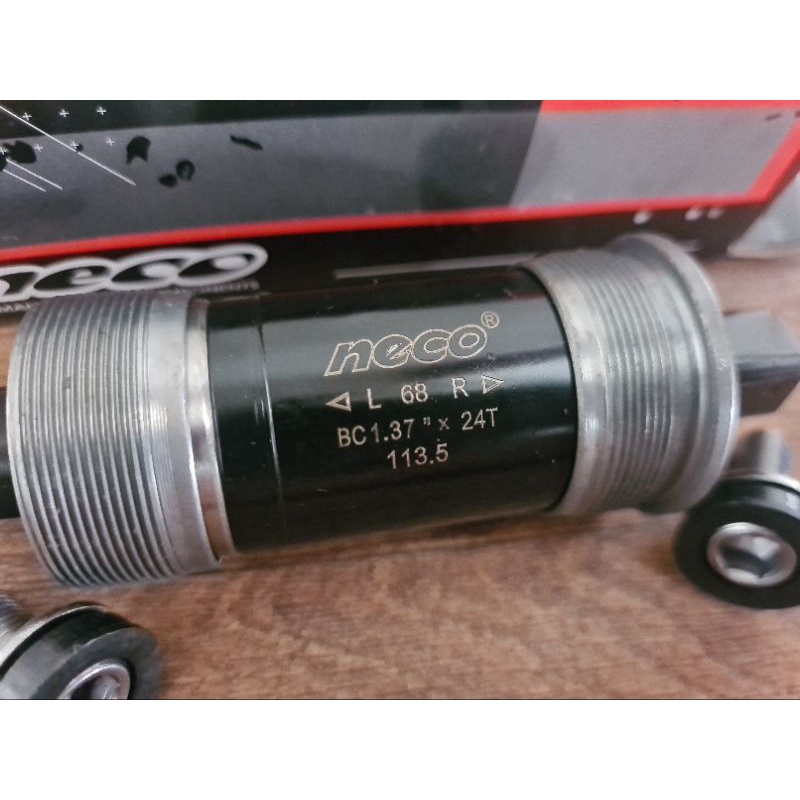 BB BOTTOM BRACKET BEARING AS TENGAH NECO PANJANG 113.5MM LEBAR 113.5 MM MODEL CRANK KOTAK SQUARE