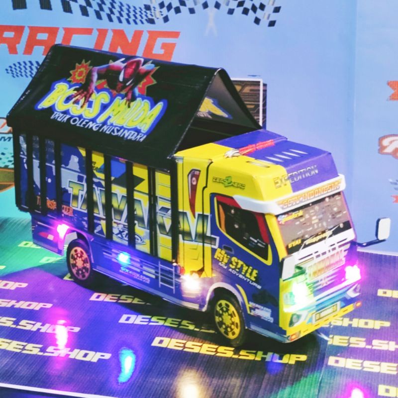 miniatur truck oleng BISA CUSTOM FOTO DAN NAMA DI PINTU BELAKANG