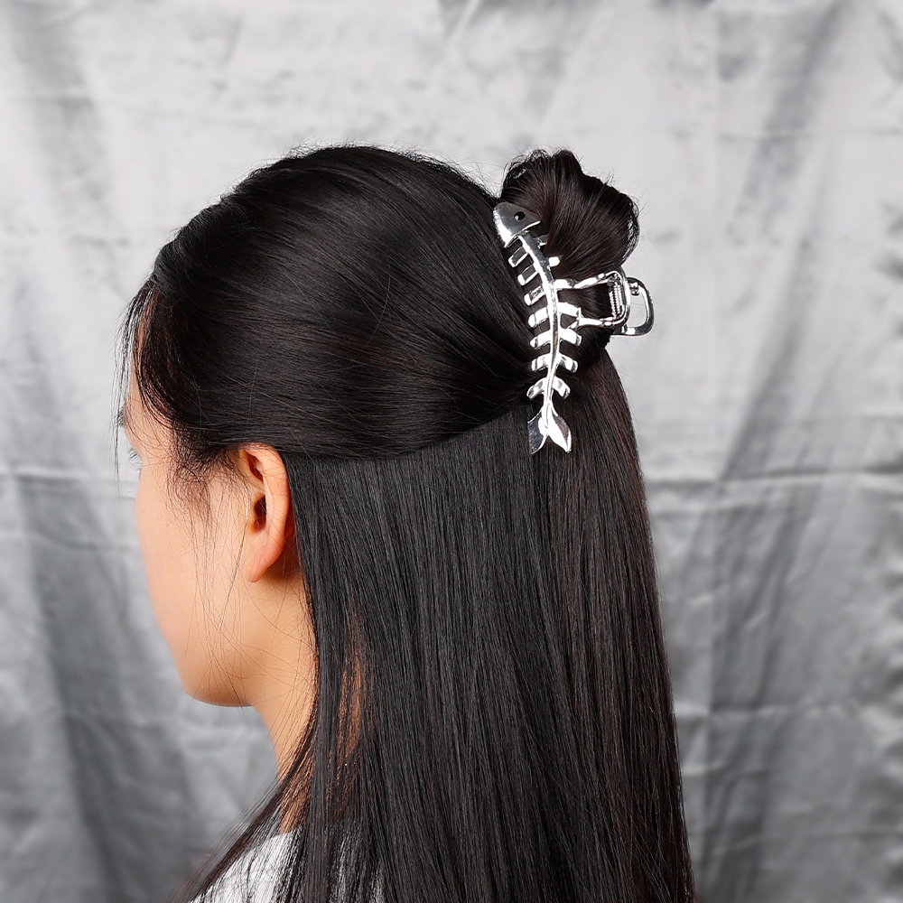 Jepit Rambut Model Cakar Bahan Metal Warna silver Gaya Retro Vintage Untuk Wanita