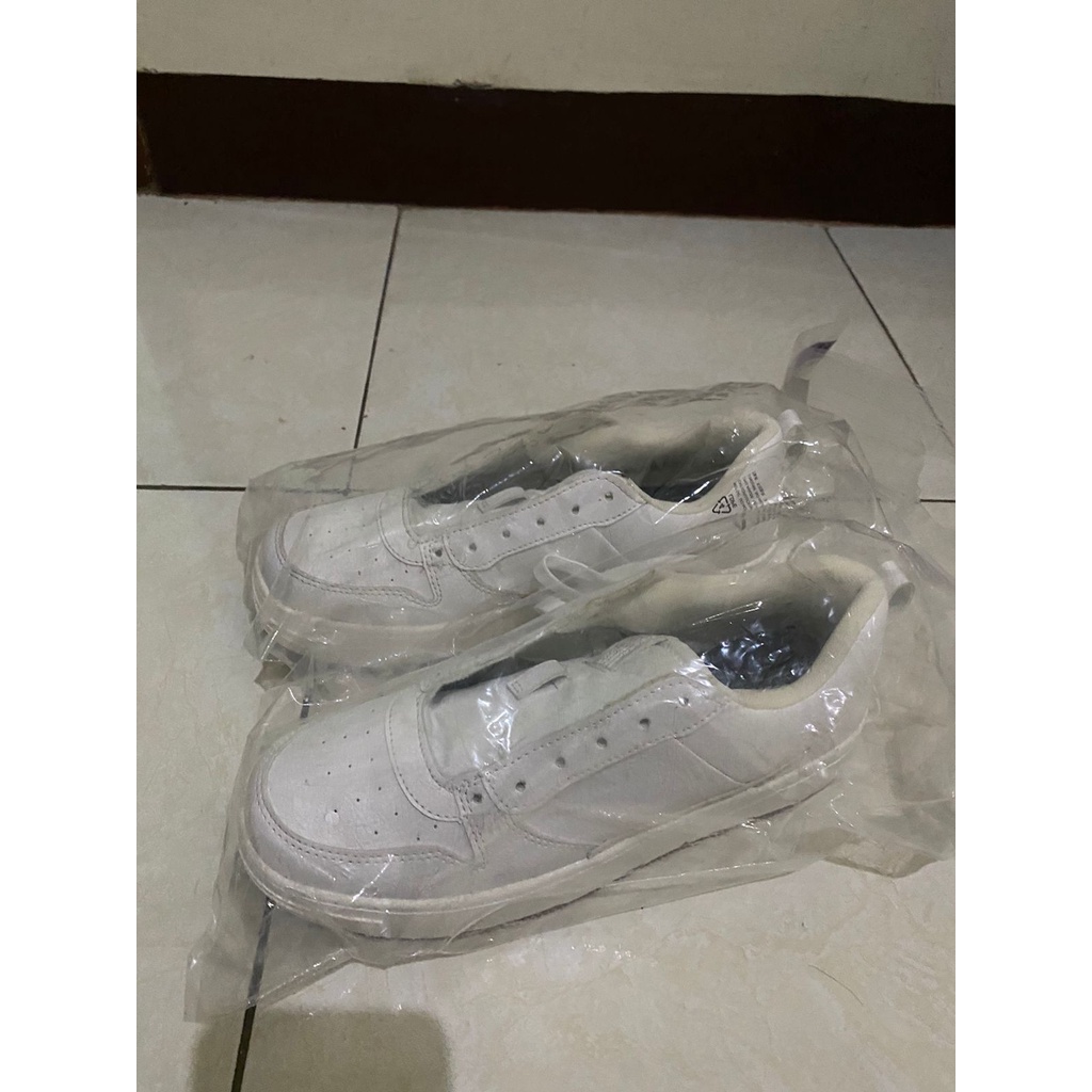 Sepatu Pull and Bear Original