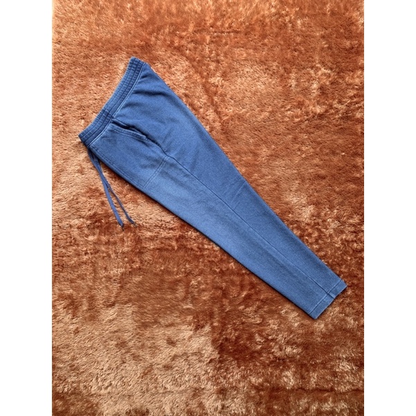 SWEATPANT / CELANA TRAINING UNIQLO SECOND THRIFT