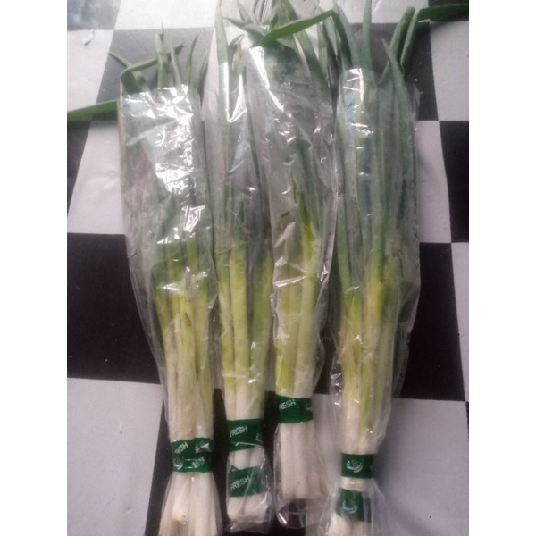 

daun bawang 250 gr