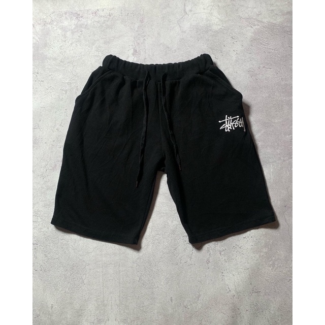 celana pendek stussy second