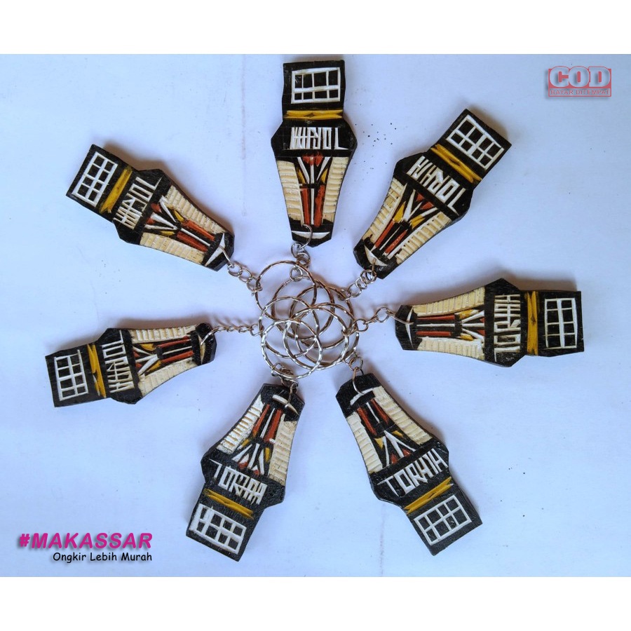 Gantungan Kunci Unik Ukiran Kayu Rumah Adat Toraja / Tongkonan dari Kayu Uru Khas Sulawesi