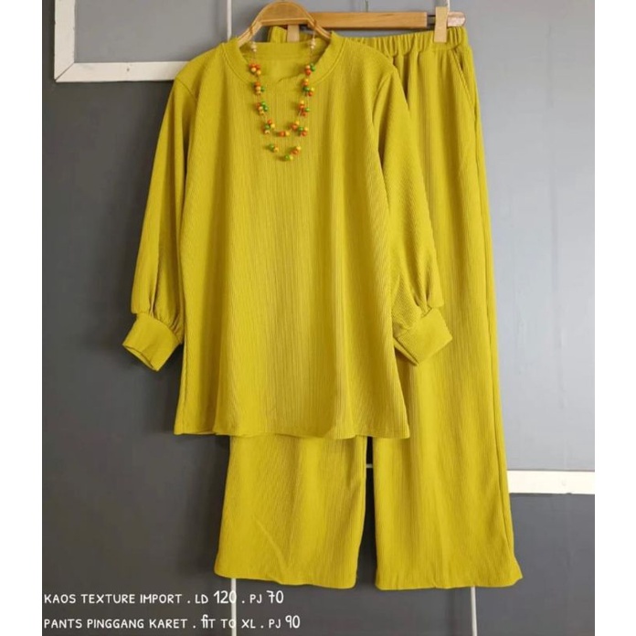 ONE SET KAOS UNIQLO